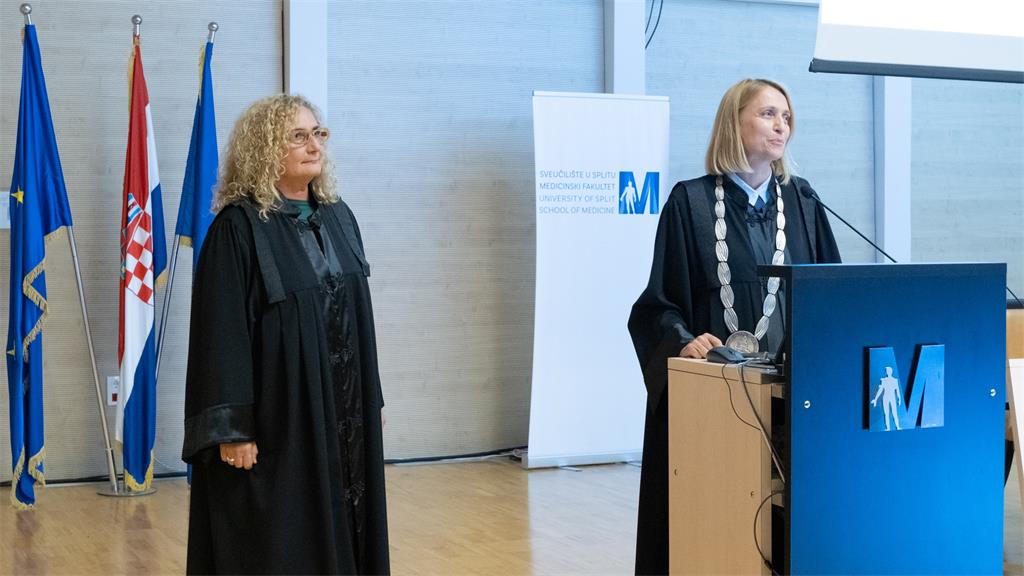 Primopredaja dekanskog lanca: Ovo je naš fakultet, idemo dalje! - fotografije
